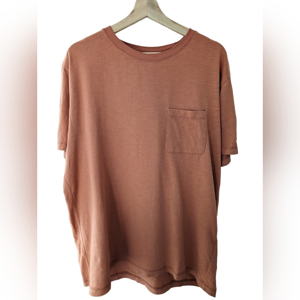 UNIQLO Men's Size L Pocket T-Shirt